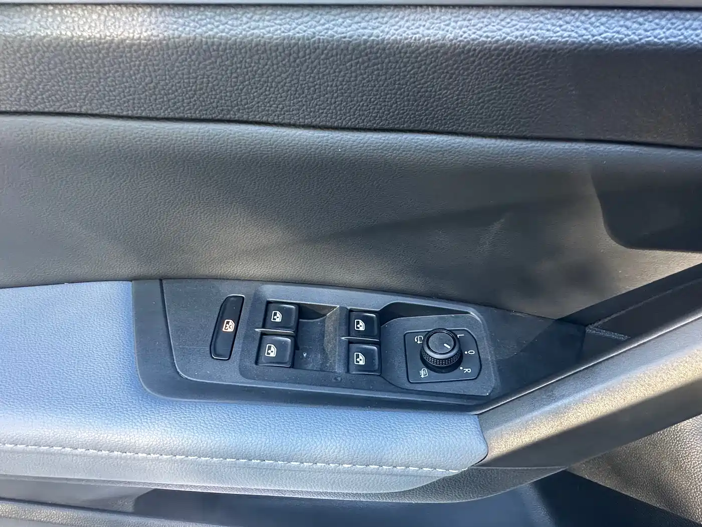 Volkswagen Lavida 2023 Facelift 1.5L Auto Starlight 5 Million Edition фото 5