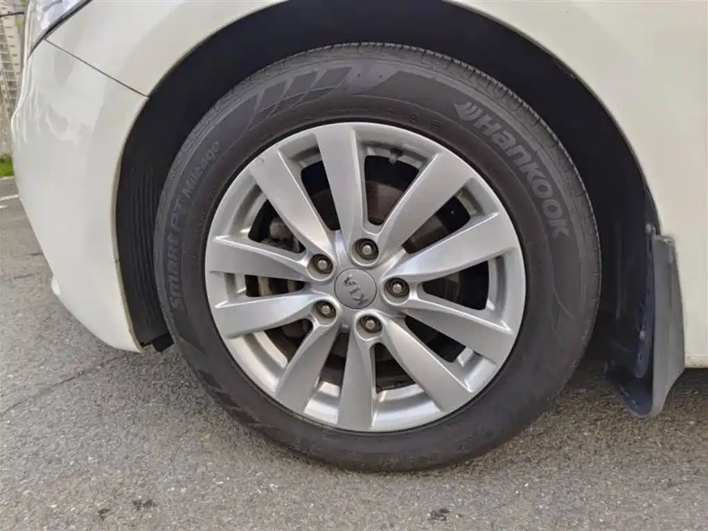 Kia K3 2013 1.6L Automatic GLS фото 6