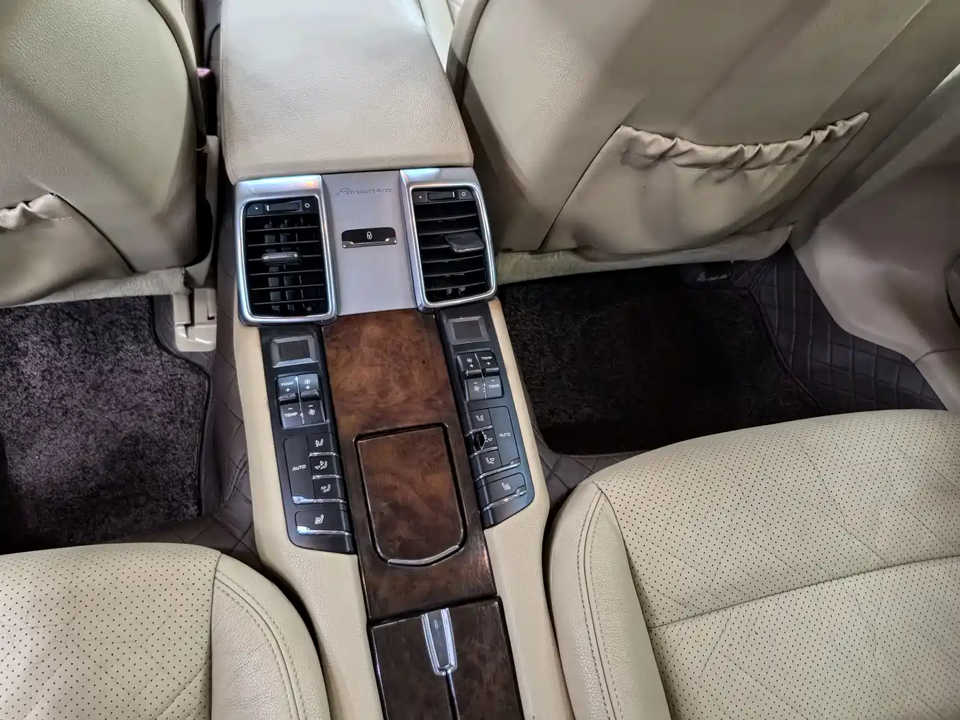 Porsche Panamera 2010 Panamera 4 3.6L фото 12