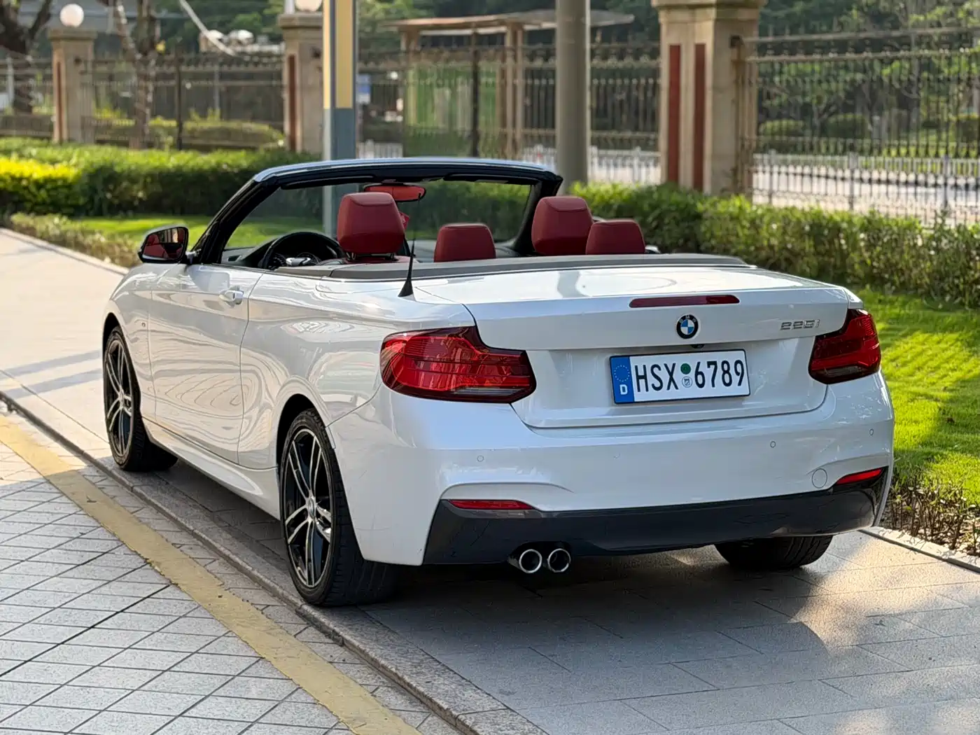 BMW 2 Series (Import) 2018 225i Convertible Coupe Premium M Sport Package фото 5