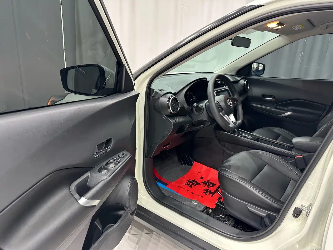 Nissan Kicks 2024 2023 Model Spirited 1.5L Dynamic Fashion Edition