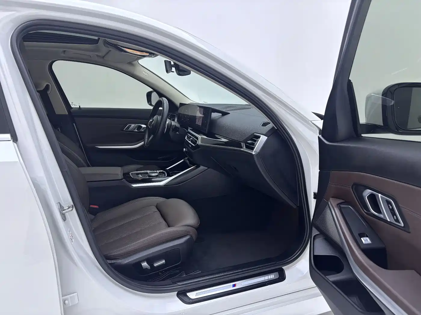 BMW 3 Series 2023 320Li M Sport Package фото 8