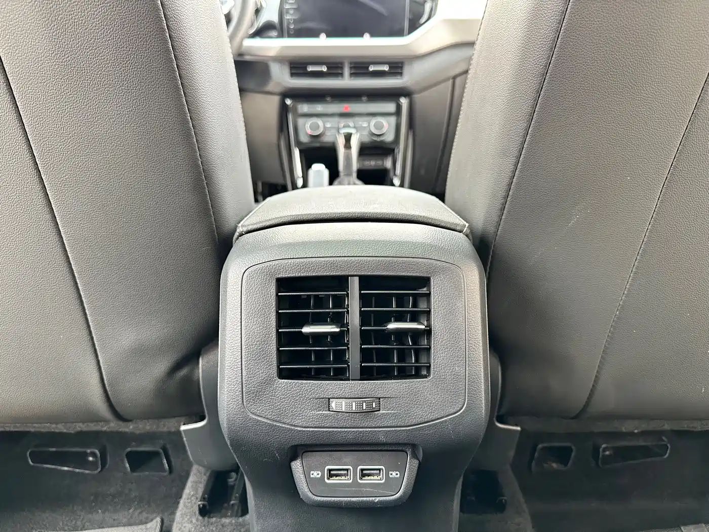 Volkswagen Tanying 2021 1.5L Automatic Smart Connect Edition фото 12