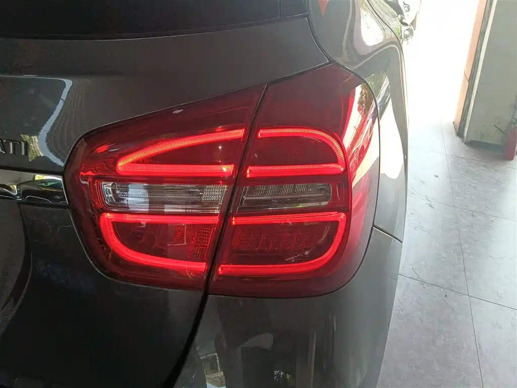 Mercedes-Benz GLA 2016 GLA 260 4MATIC Sport фото 8