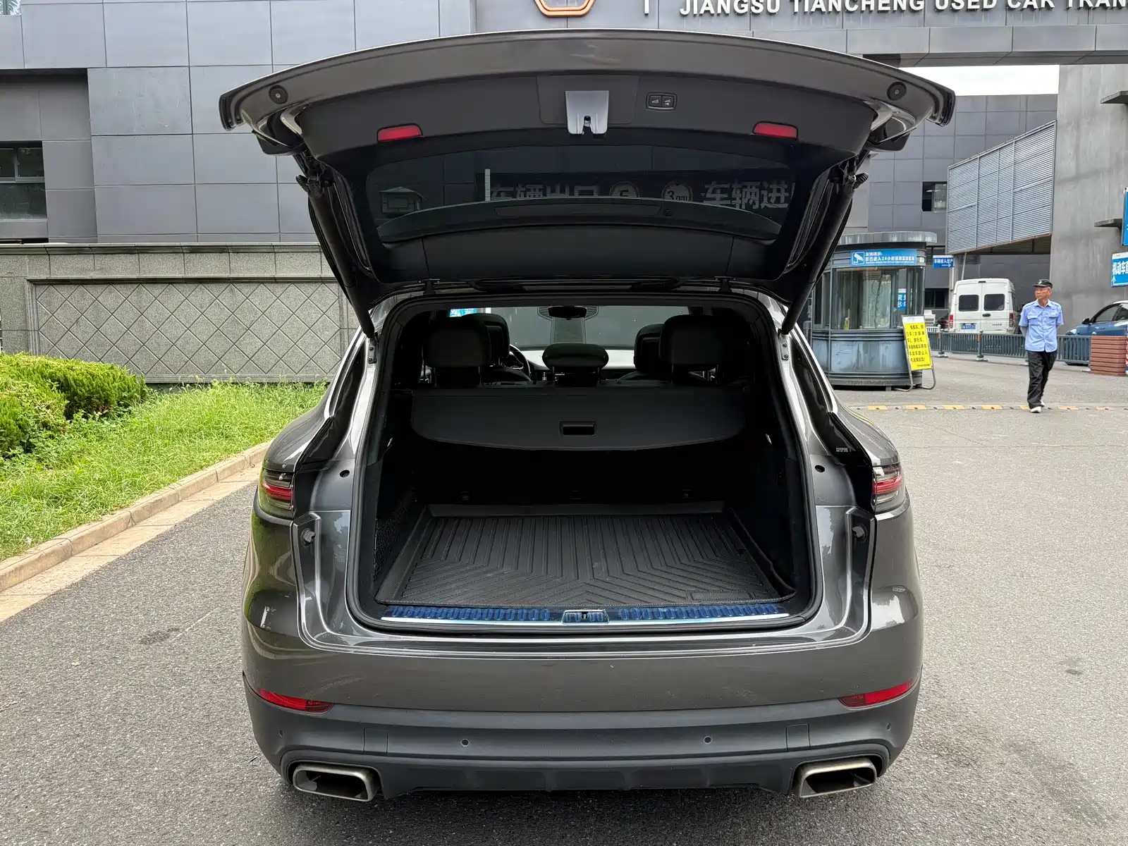Фото 14 - Porsche Cayenne