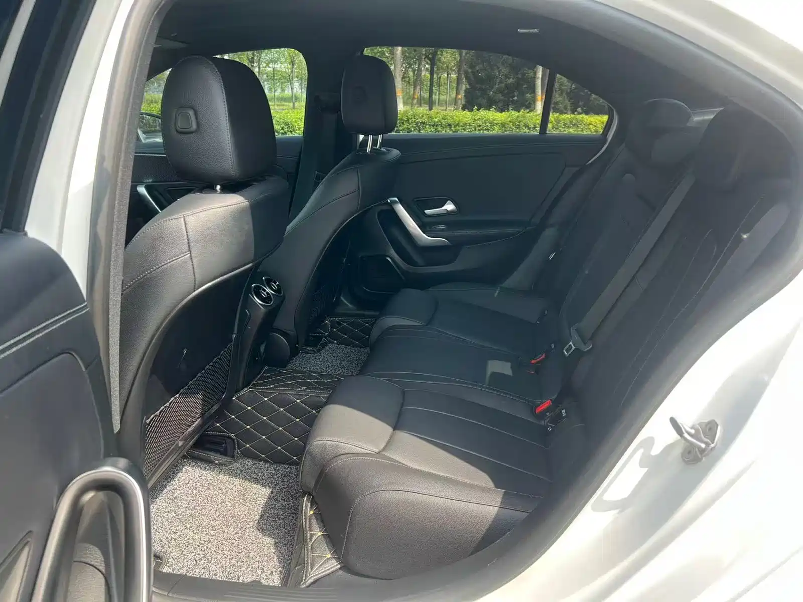 Фото 8 - Mercedes-Benz A-Class