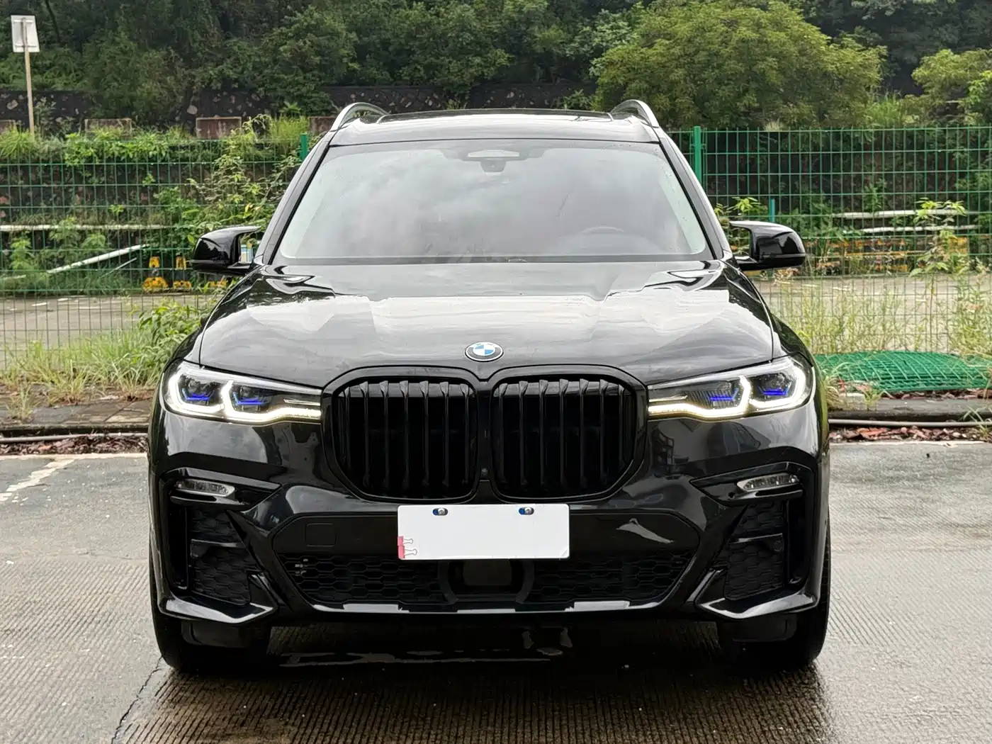 Photo 2 - BMW X7