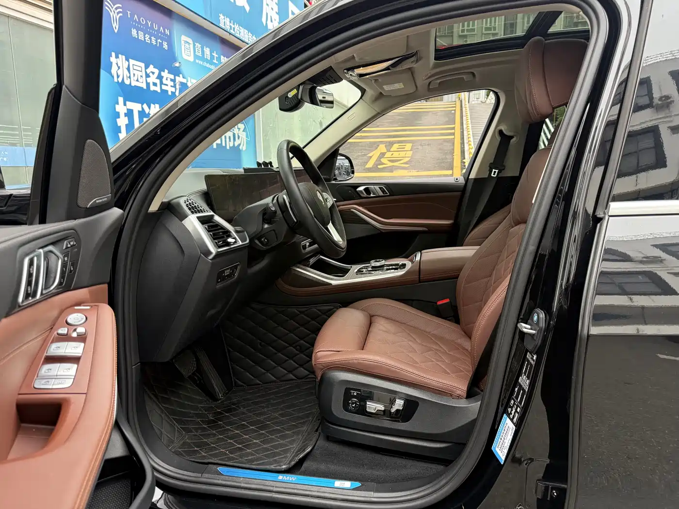 BMW X7 2023 xDrive40i Leading Luxury Package фото 3