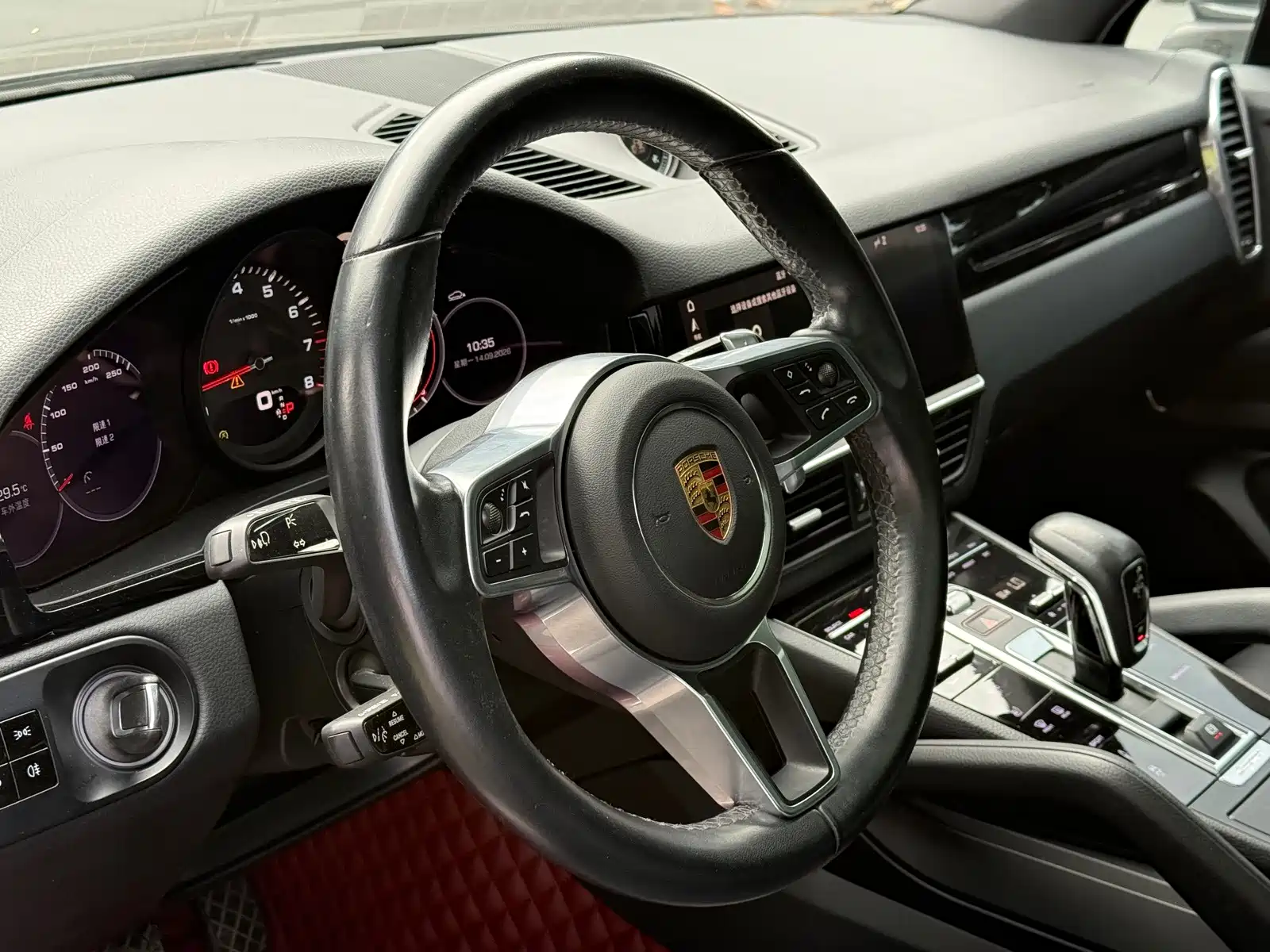 Фото 10 - Porsche Cayenne