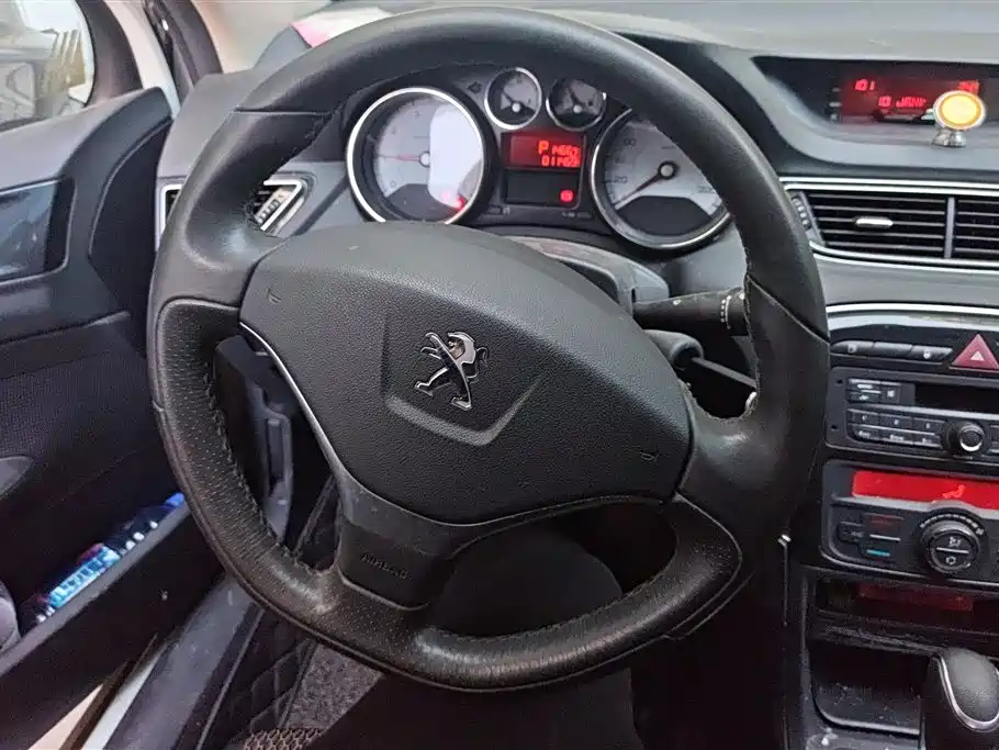Peugeot 308 2014 Model Joy Edition Classic 1.6L Automatic Trend Style фото 15