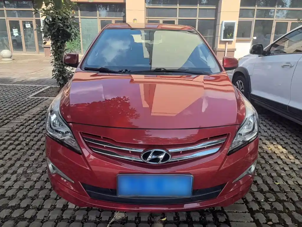 Hyundai Reina 2014 2014 Model 1.4L Automatic GLX