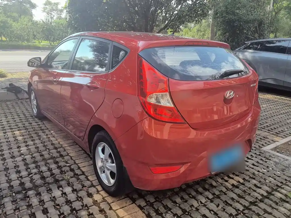 Hyundai Reina 2014 2014 Model 1.4L Automatic GLX