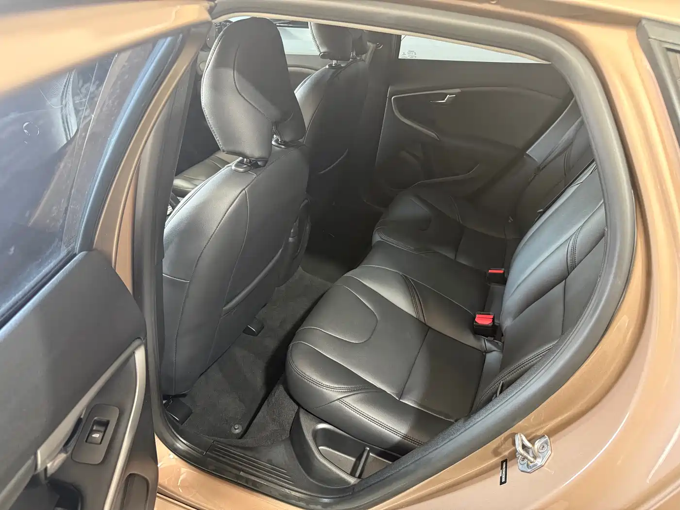 Photo 7 - Volvo V40