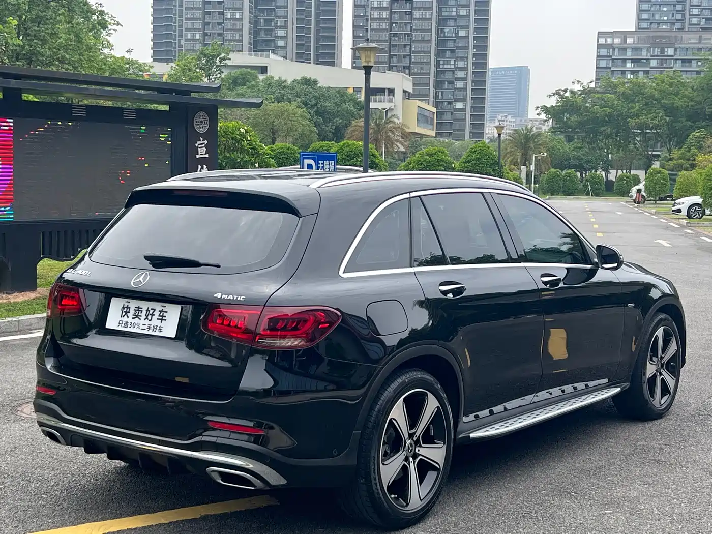 Mercedes-Benz GLC 2022 Facelift GLC 300 L 4MATIC Dynamic Collector's Edition фото 18
