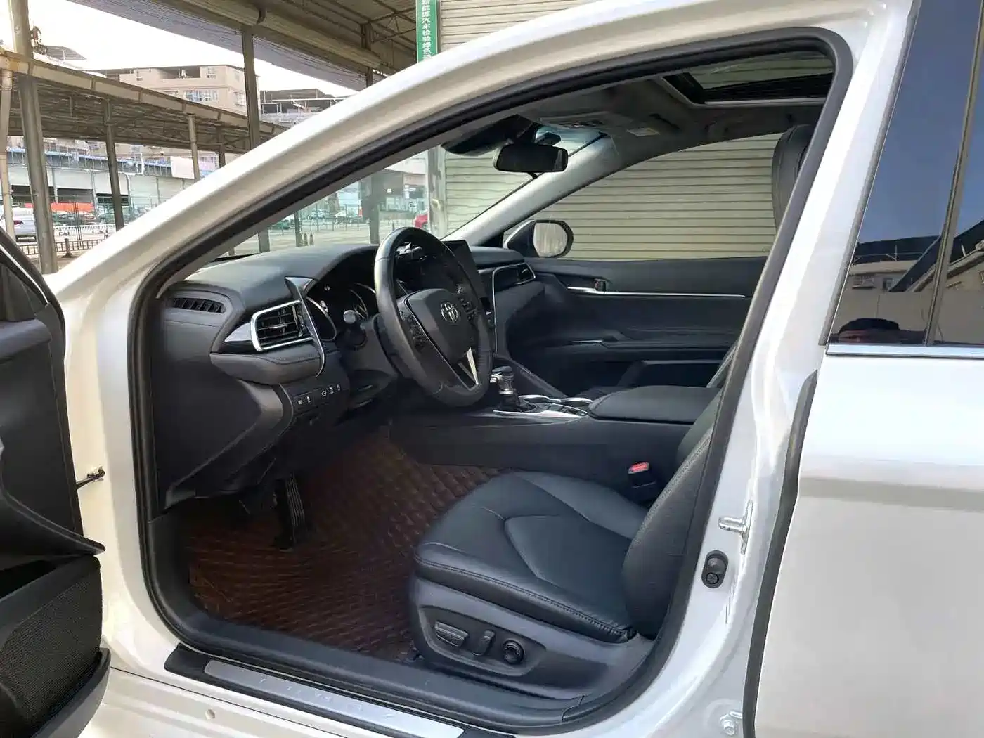 Toyota Camry 2021 2.0G Luxury Edition фото 9