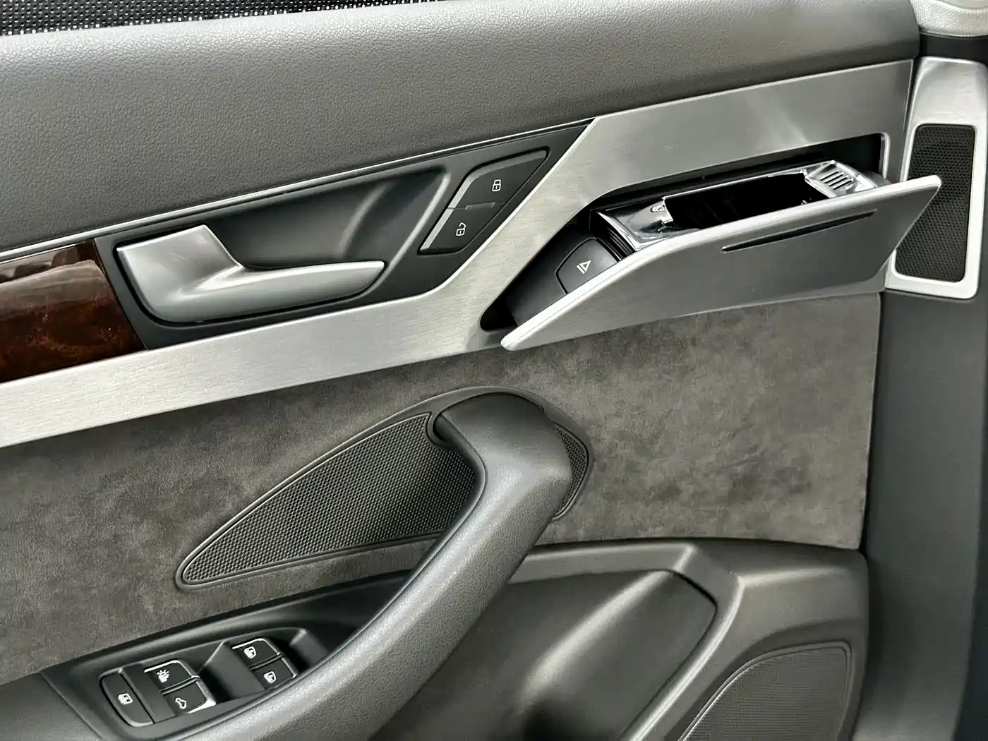 Audi A8 2016 A8L 30 FSI Comfort фото 22