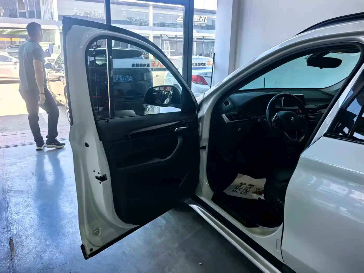 BMW X1 2018 xDrive20Li Premium Model фото 5