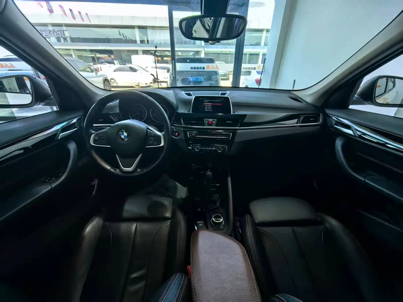 BMW X1 2018 xDrive20Li Premium Model фото 15