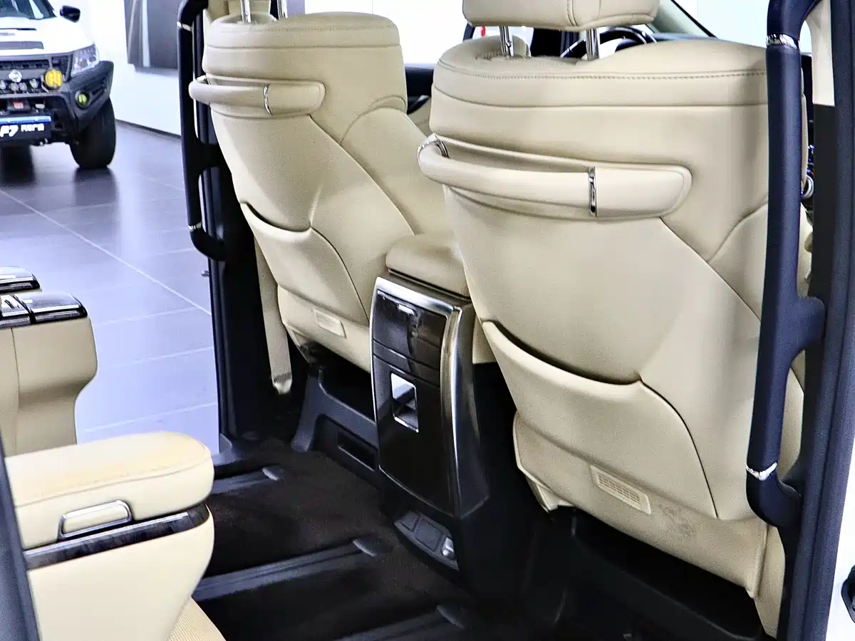 Toyota Vellfire 2020 Twin Engine 2.5L HV Premium Edition фото 16