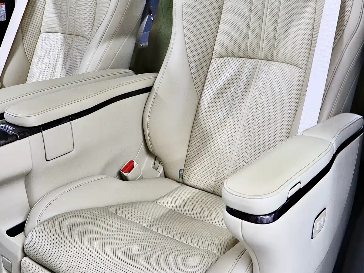 Toyota Vellfire 2020 Twin Engine 2.5L HV Premium Edition фото 13