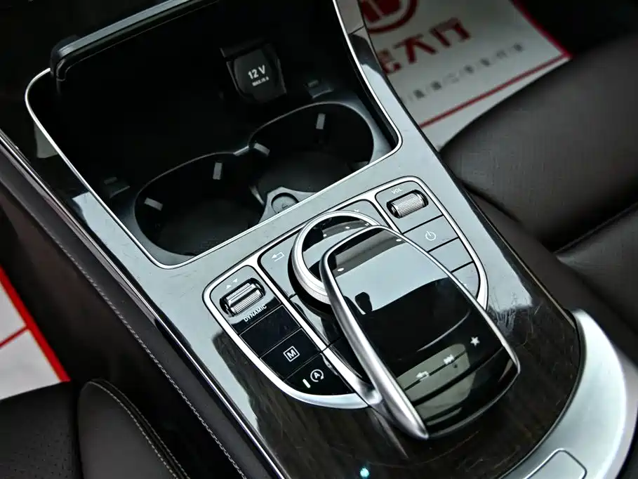 Mercedes-Benz GLC 2019 Facelift GLC 260 L 4MATIC Luxury фото 18
