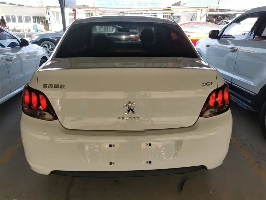 Peugeot 301 2018 1.6L Manual Comfort Edition фото 4