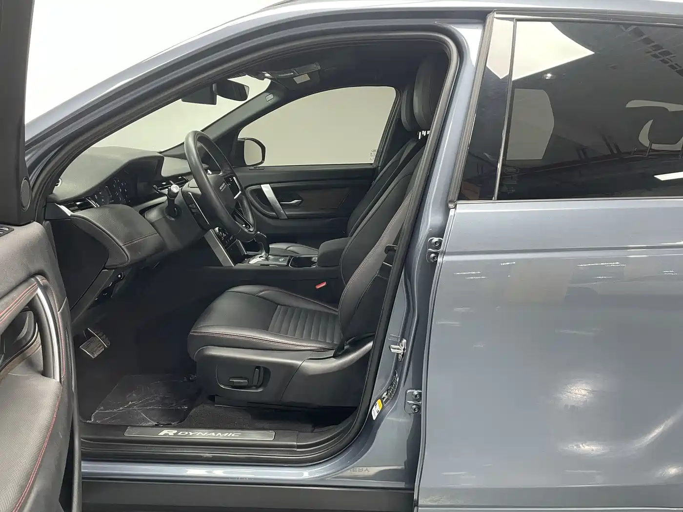 Land Rover Discovery Sport 2022 Model 249PS R-Dynamic S Performance Edition 5-Seater фото 10