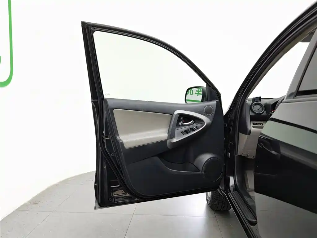 Toyota RAV4 Rongfang 2009 2.4L Automatic Luxury Edition фото 8
