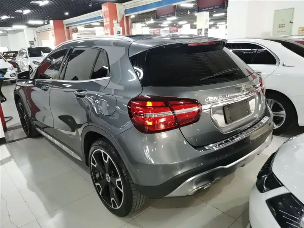 Mercedes-Benz GLA 2017 GLA 220 4MATIC Fashion фото 5