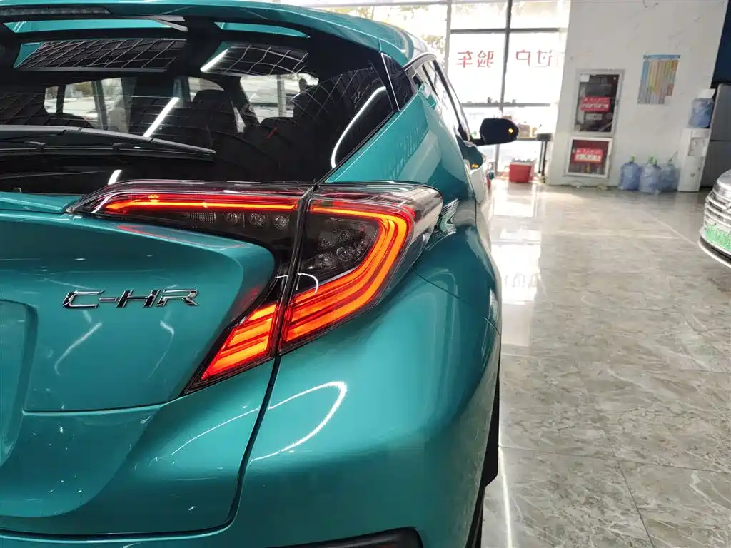 Toyota C-HR 2020 Model 2.0L Luxury фото 24