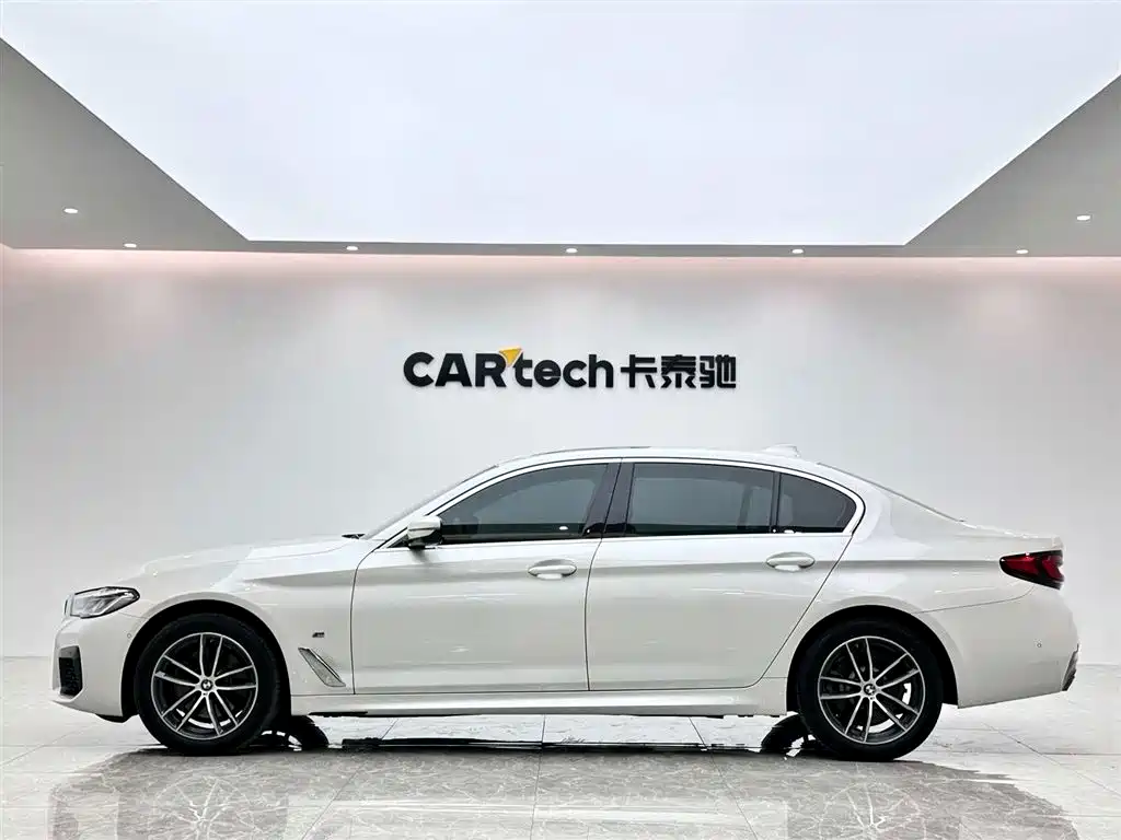 BMW 5 Series 2021 525Li M Sport Package фото 2