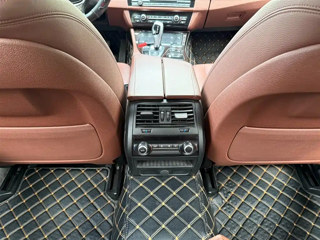 BMW 5 Series 2014 528Li Leading Edition фото 8