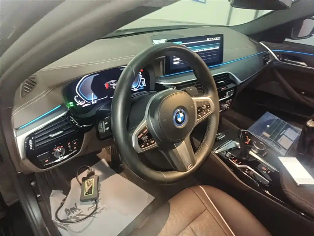 BMW 5 Series New Energy 2022 Facelift 535Le M Sport Package фото 10