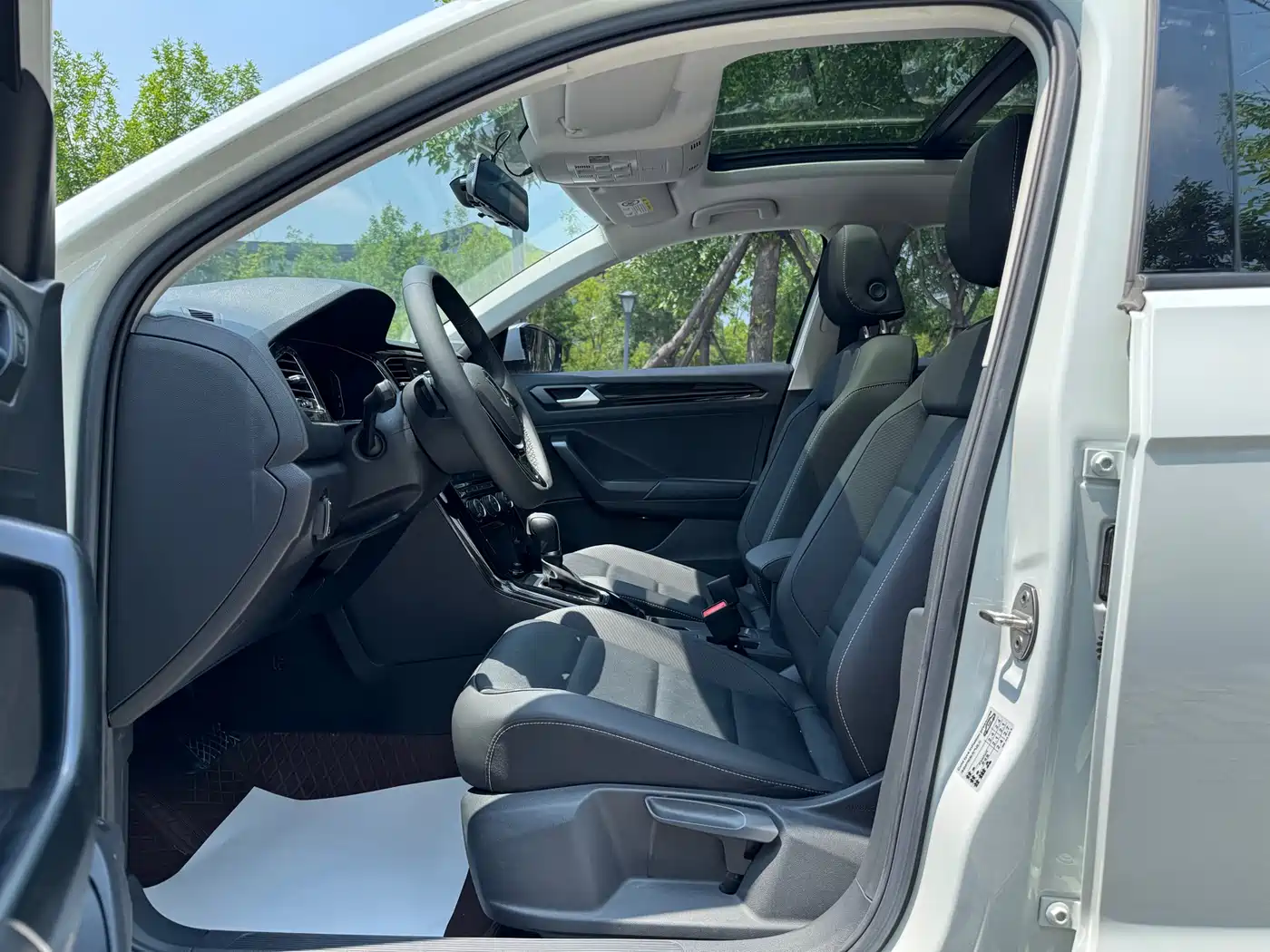 Volkswagen T-ROC 2021 280TSI DSG 2WD Comfort Smart Connect Edition фото 11