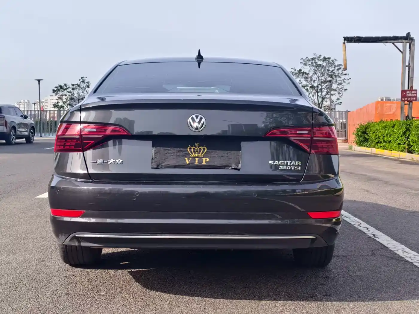 VOLKSWAGEN SAGITAR