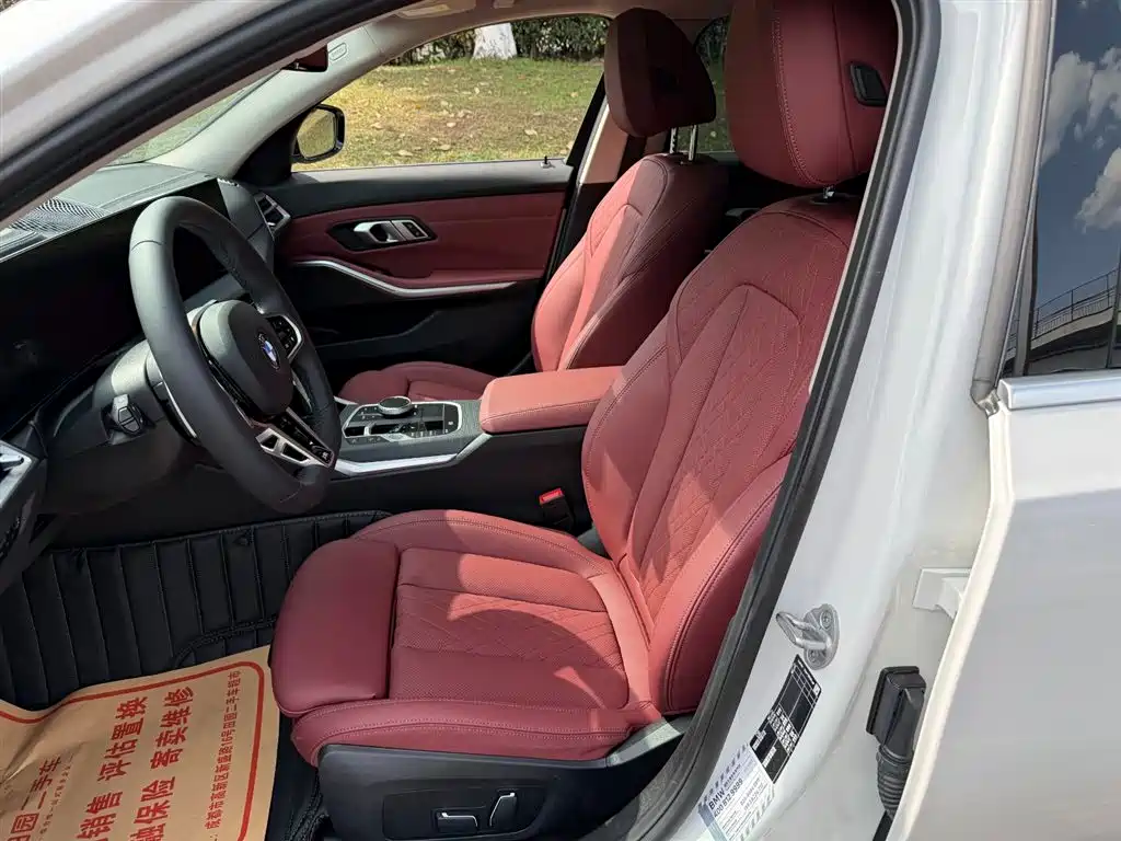 BMW 3 Series 2025 325Li M Sport Package фото 8
