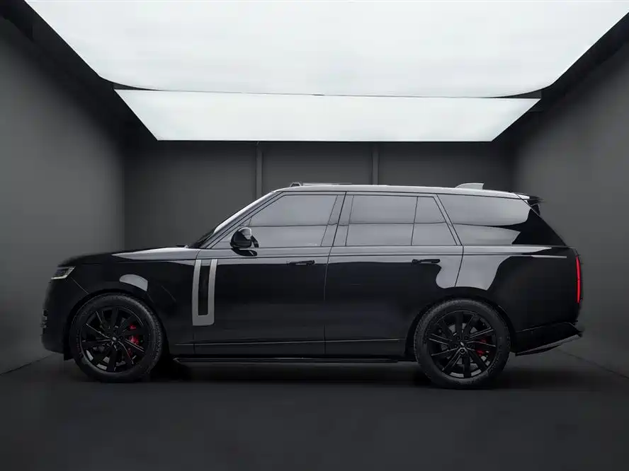 Land Rover Range Rover 2024 3.0 L6 360PS Golden Age Edition фото 3