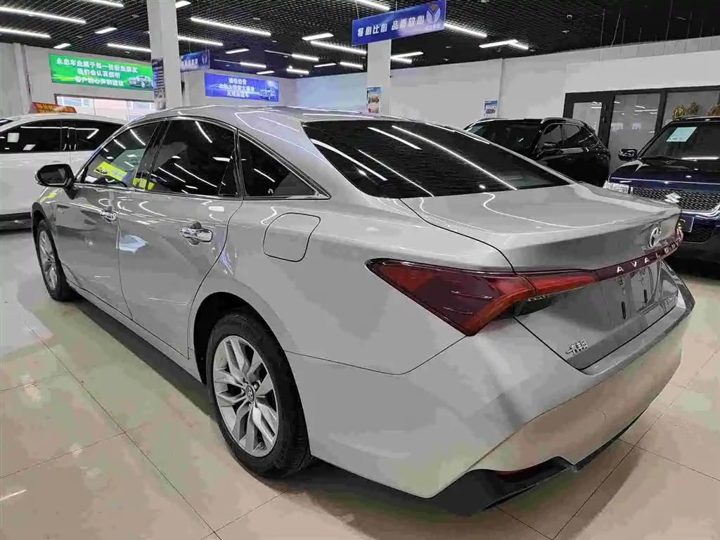 Toyota Avalon 2019 Hybrid 2.5L Luxury Edition China VI фото 6