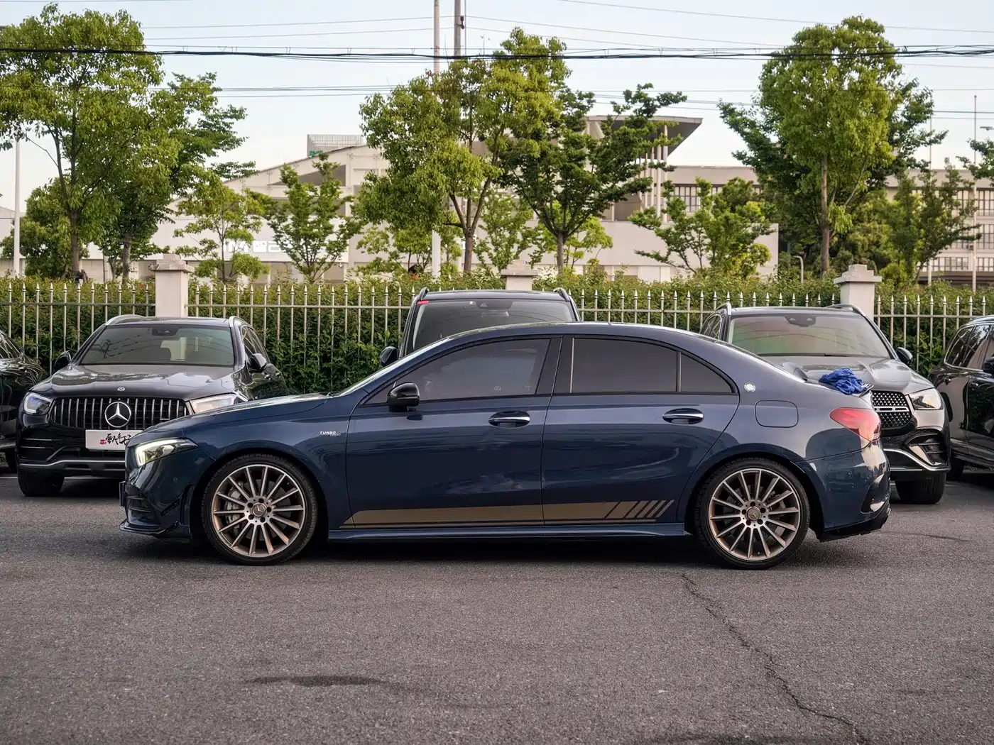 Mercedes-Benz A-Class AMG 2019 AMG A 35 L 4MATIC фото 4