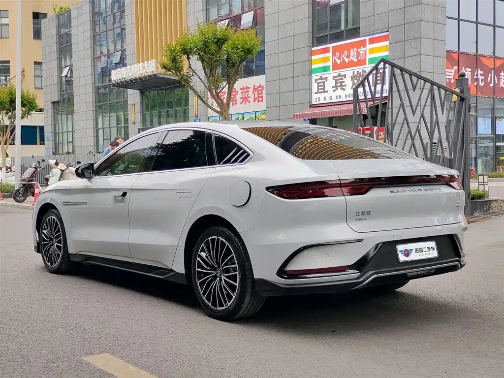 BYD Han 2024 DM-i Glory Edition 121KM Honor фото 4