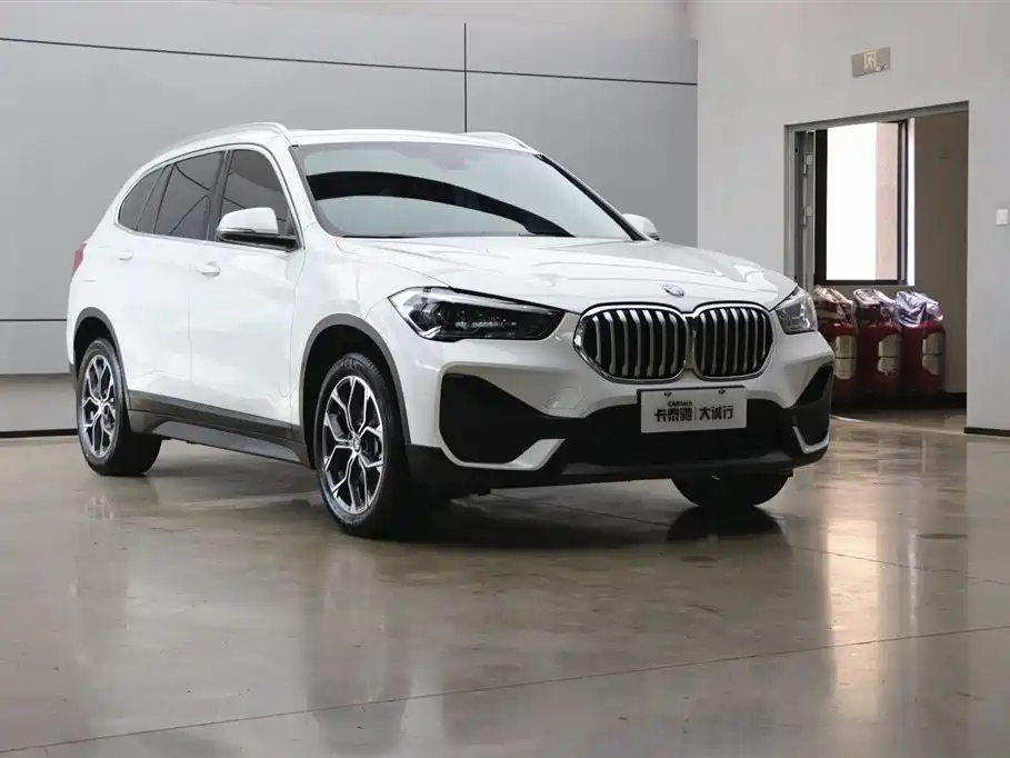 BMW X1 2022 sDrive25Li Leading фото 25