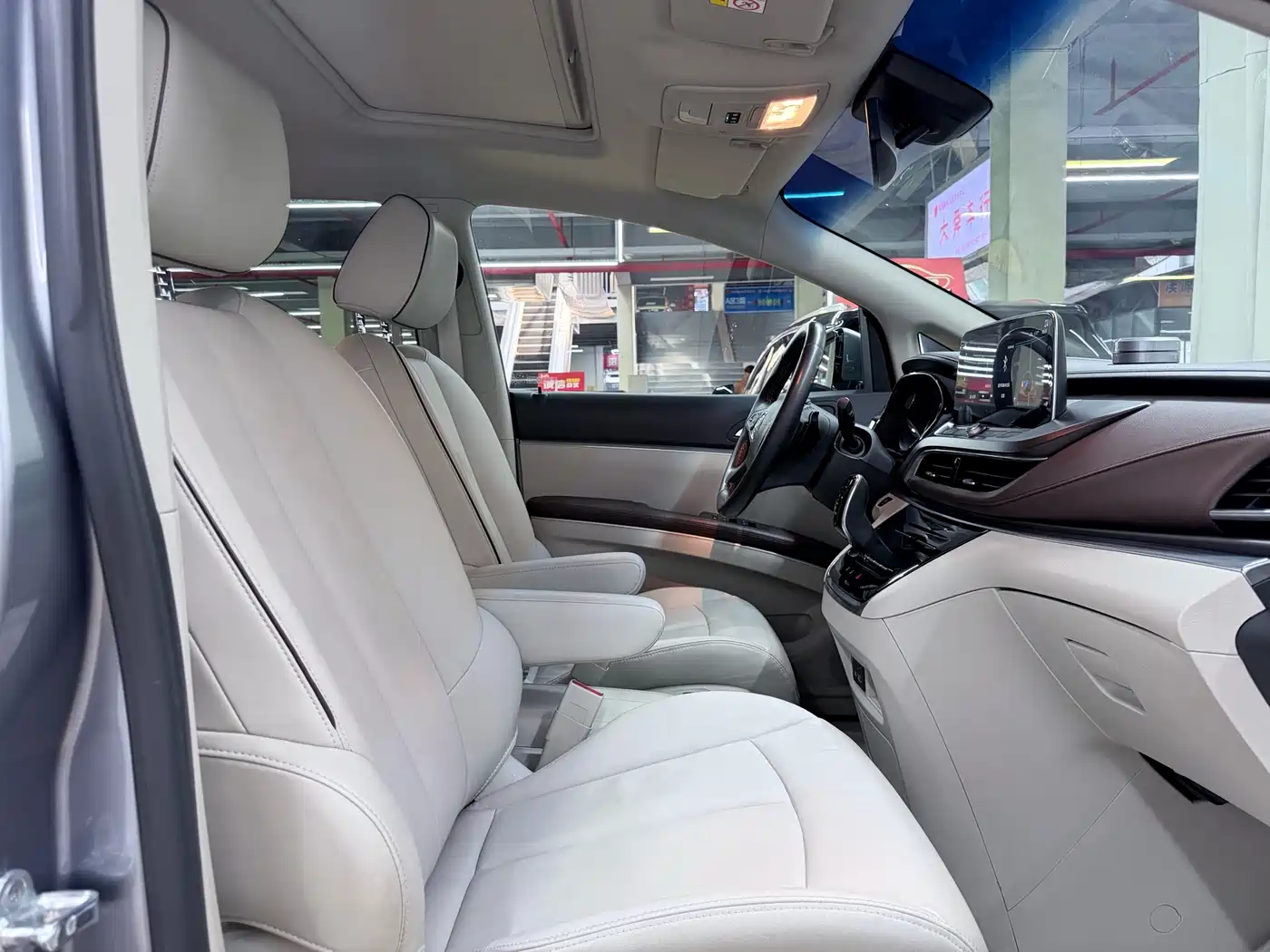 Buick GL8 2020 Model Land Business Class 652T Luxury фото 15