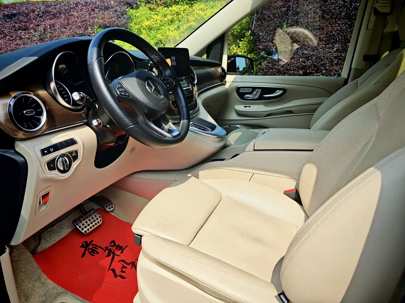 Mercedes-Benz V-Class 2022 V 260 L Long Wheelbase Luxury Edition фото 5