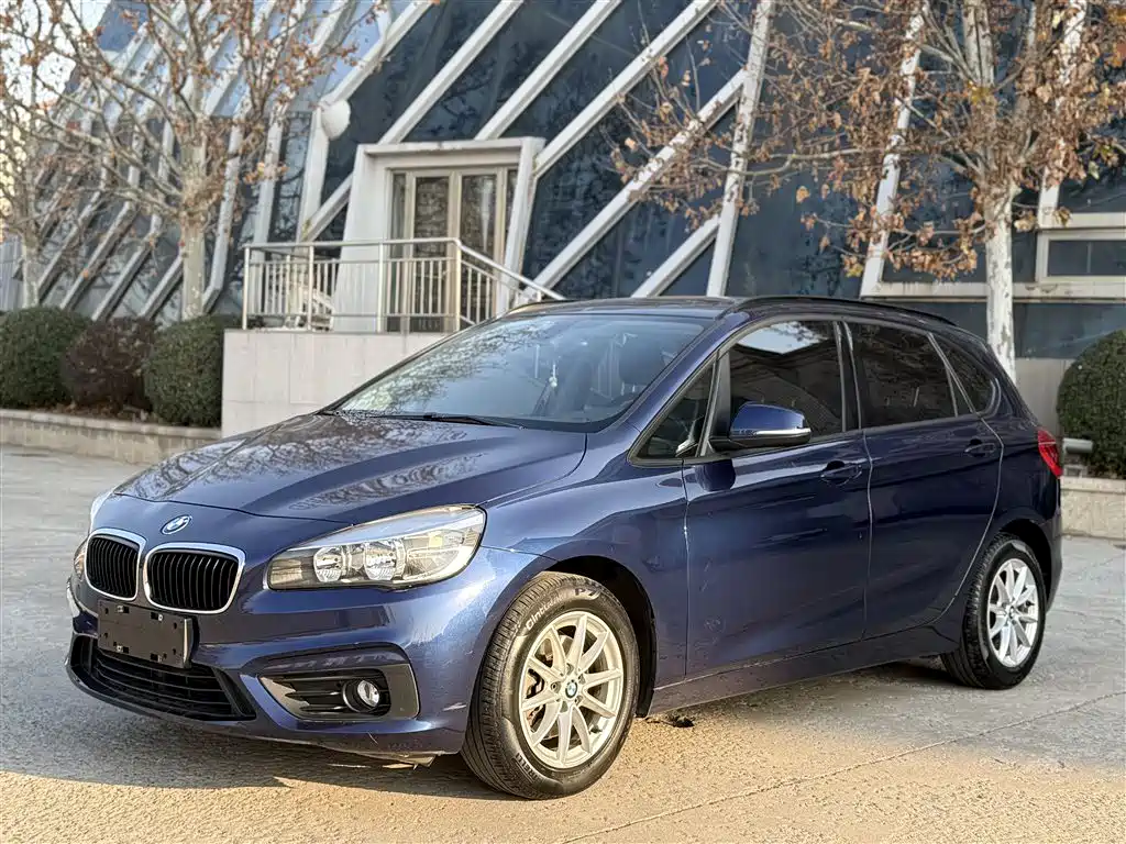 BMW 2 Series Touring 2016 218i Fashion Model