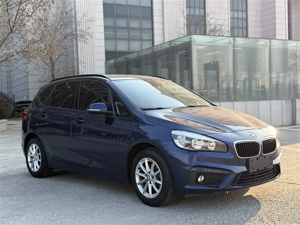 BMW 2 Series Touring 2016 218i Fashion Model фото 11
