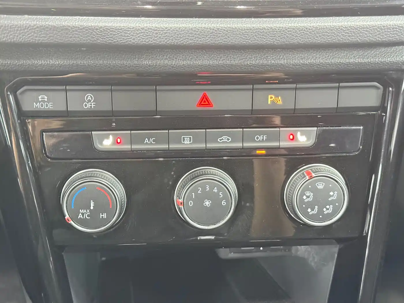Volkswagen T-ROC 2022 280TSI DSG 2WD Comfort PLUS фото 10