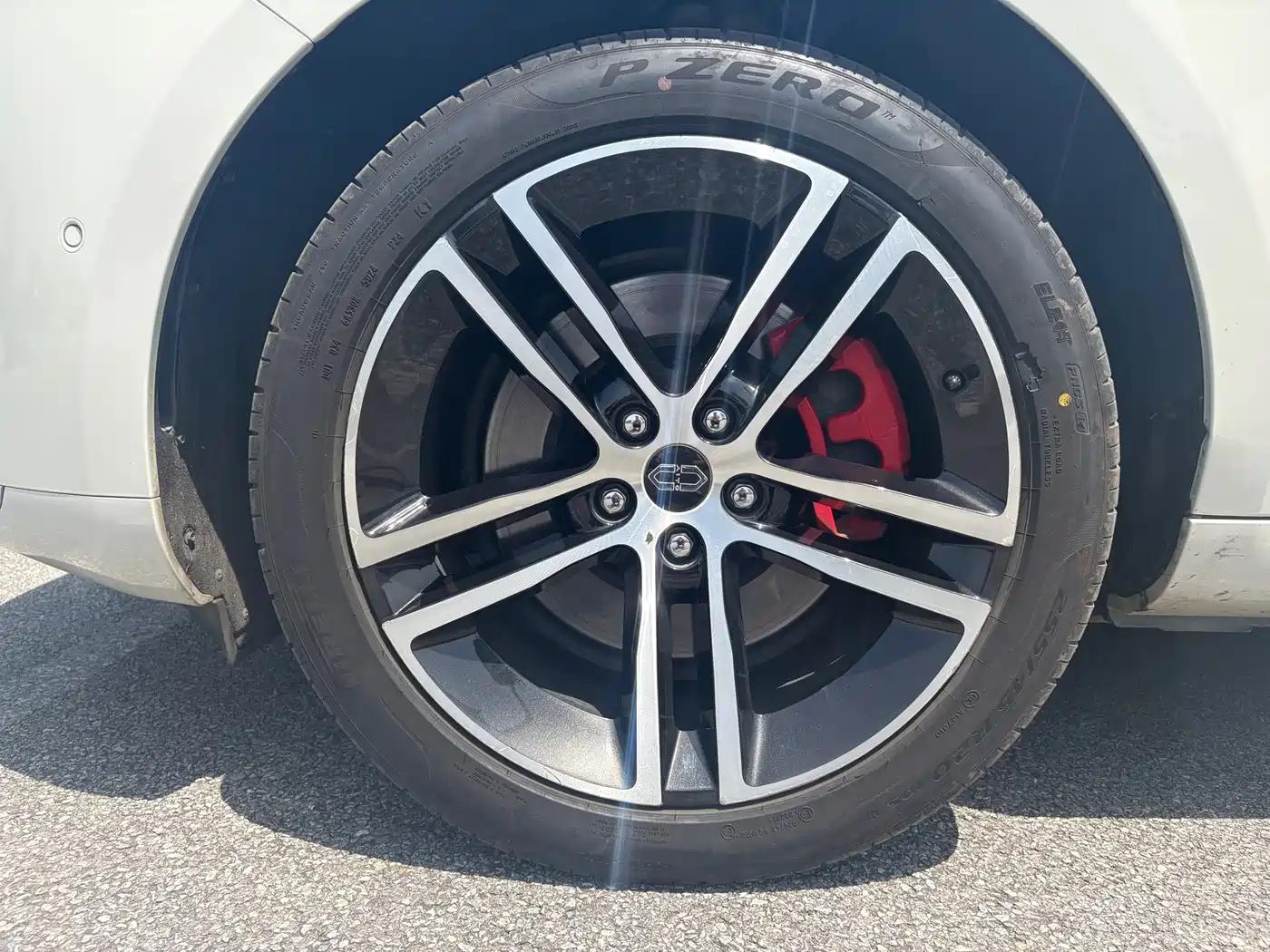 AITO Wenjie AITO M5 2025 Extended Range Ultra AWD фото 16