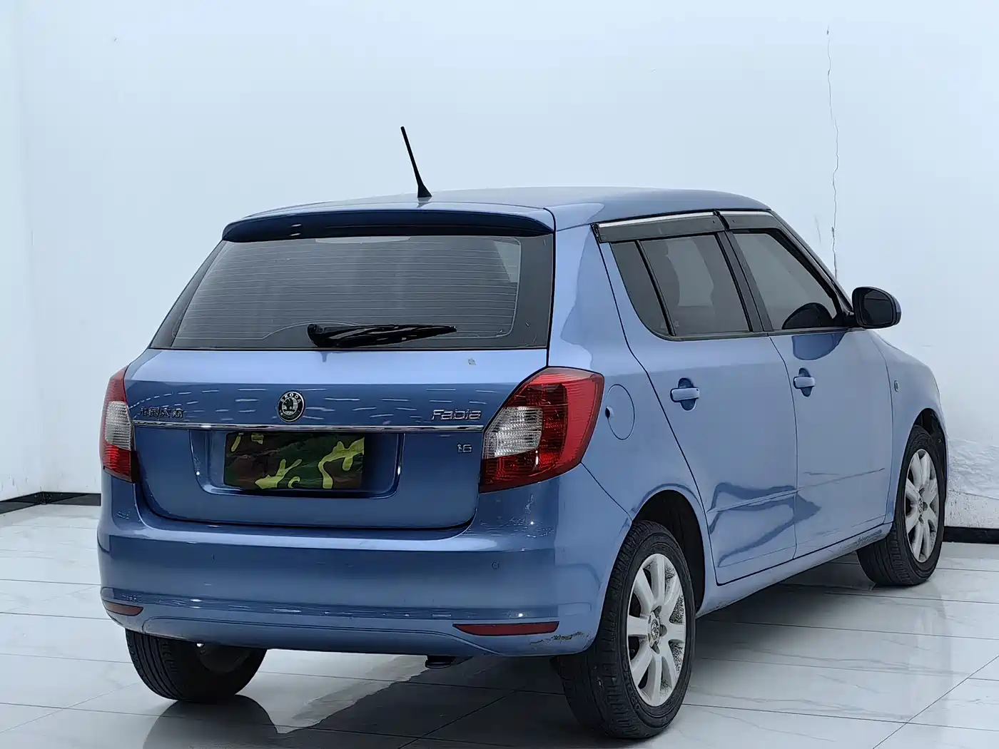 Škoda Fabia 2012 1.6L Auto Crystal Edition фото 14