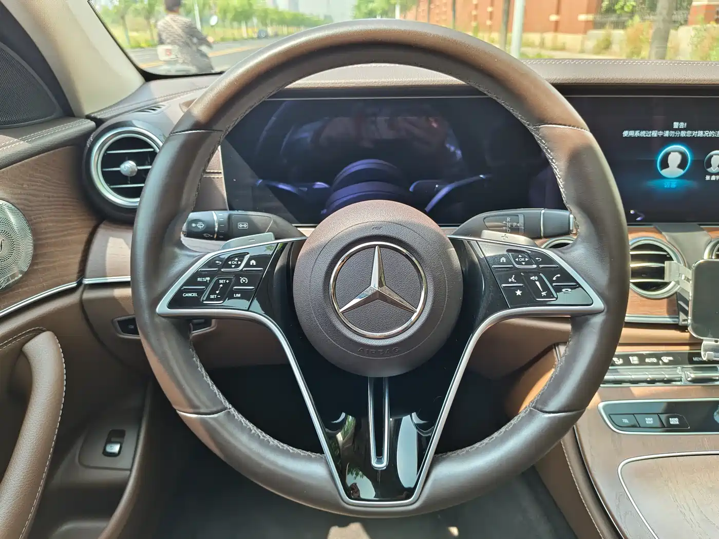 Mercedes-Benz E-Class 2022 Second Facelift E 300 L Luxury фото 31