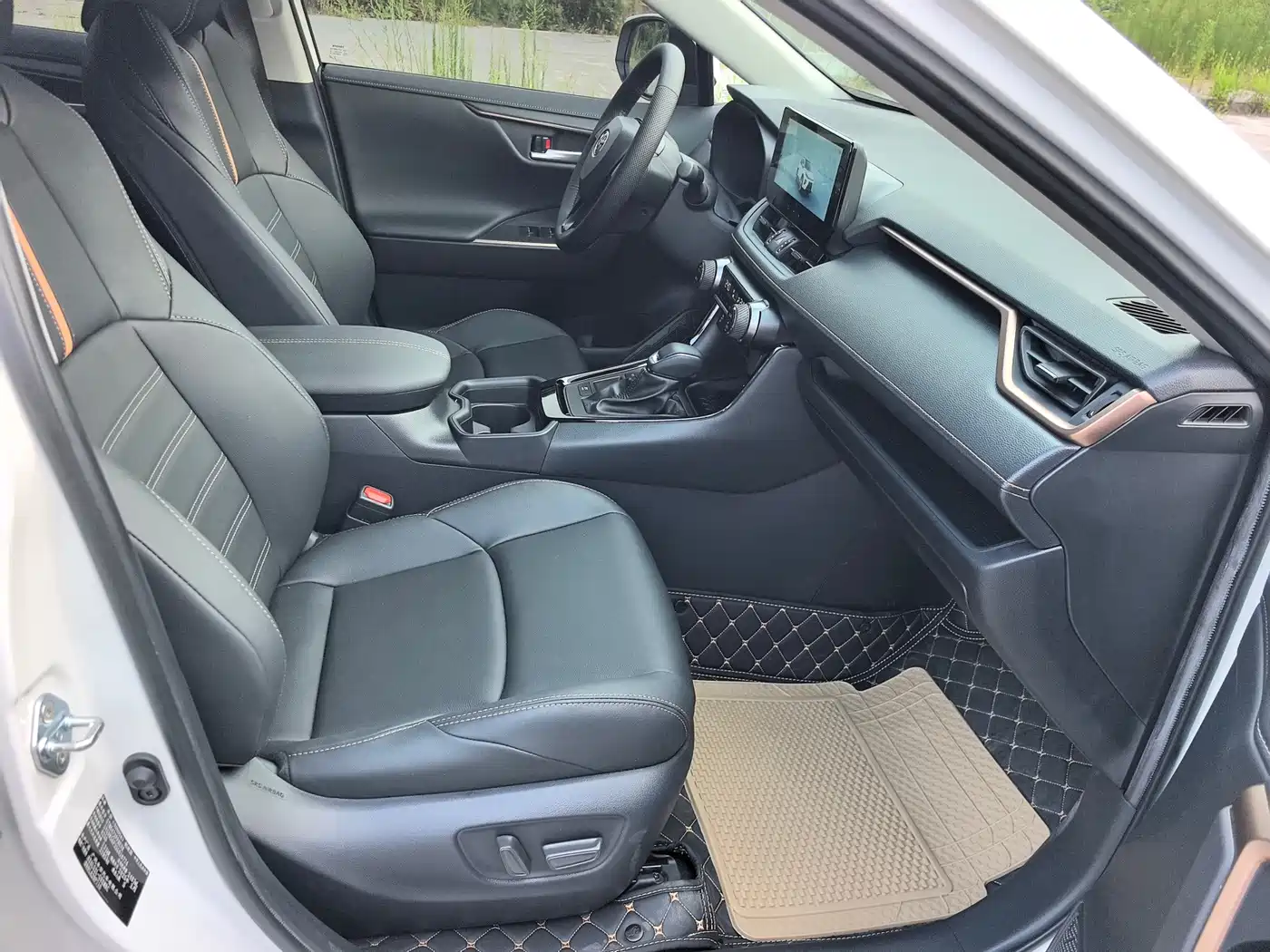Toyota Wildlander 2025 2024 Hybrid 2.5L E-CVT FWD Luxury PLUS Edition